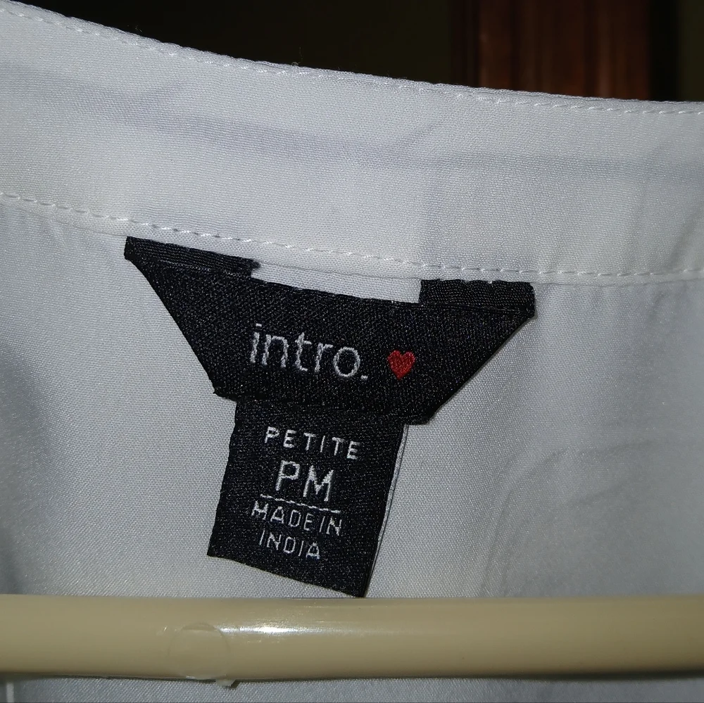 Intro. White Top Blouse Size Petite Medium - Picture 2 of 3